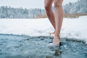 L’immersion en eau froide stimule la circulation sanguine.