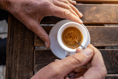 L'association entre la consommation de café et la diminution du risque de troubles neurodégénératifs a été largement étudiée.