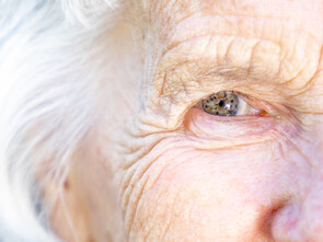 Les patients opérés de la cataracte ont 30 % de risque en moins de développer une démence.