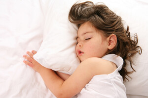 Le lien entre sommeil et immunité avait déjà été étudié chez l’adulte.
