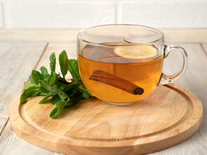 Le citron soutient les surrénales, et la cannelle a une action antivirale