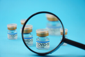 Covid-19 : des vaccins sous surveillance