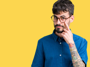 Antioxydants contre corps flottants et probiotiques contre sécheresse oculaire ? Ne vous mettez pas le doigt dans l’œil !