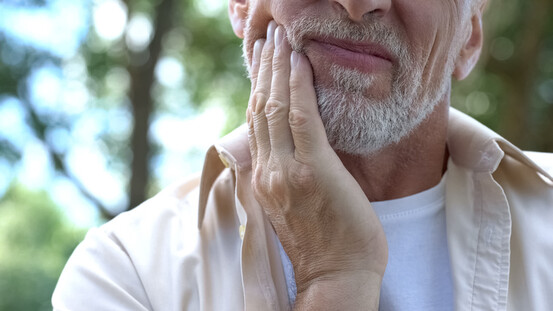 Mieux prévenir Alzheimer par la santé bucco dentaire ?
