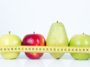 La graisse abdominale (silhouette en pomme) serait plus mauvaise pour la santé que la graisse sous-cutanée au niveau des hanches (silhouette en poire).