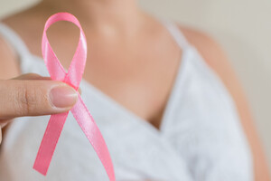 La prise de poids après la ménopause associée à un risque accru de cancer du sein