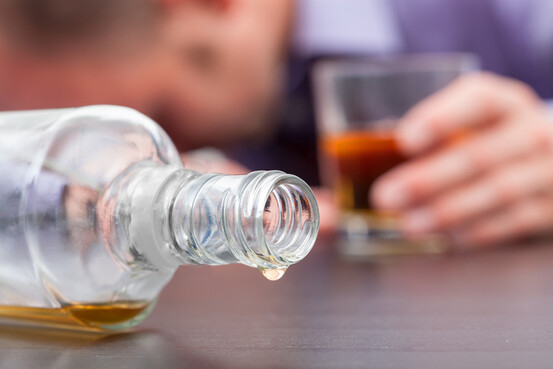 La consommation modérée d’alcool fait partie des recommandations.