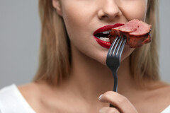 Consommer de la viande rouge augmente-t-il vos chances de souffrir d endométriose ?