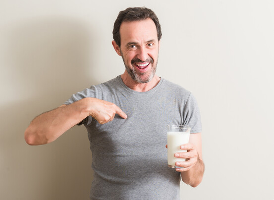 Boire du lait en excès, un facteur de risque pour la prostate
