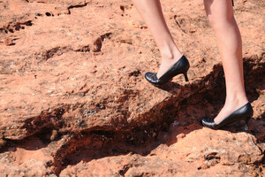 Une bonne posture, mais également des chaussures adaptées, sont essentielles.