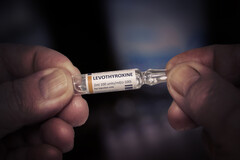 Le traitement officiel de l’hypothyroïdie est la prescription de lévothyroxine (Lévothyrox), une T4 de synthèse.