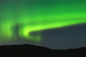 Les aurores boréales, produit des rayons cosmiques et champ magnétique terrestre
