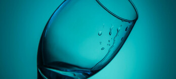 Faut-il boire moins d'eau ?  - Alternative Santé