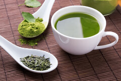 Le MED « vert » est enrichi en thé vert et en lentilles Mankai.