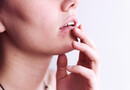 L'herpès pourrait être lié à la maladie parodontale.