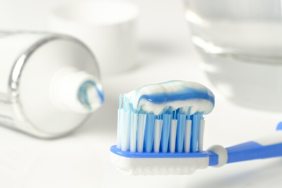 Ces nanoparticules sont présentes dans certains dentifrices, bonbons, biscuits, chewing-gums...