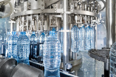 Le BPA est un perturbateur endocrinien présent dans les plastiques alimentaires.